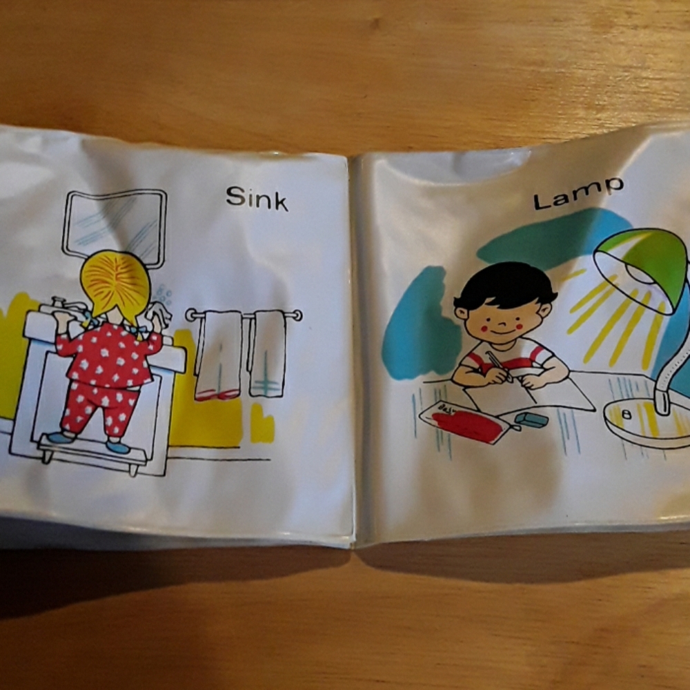 IN MY HOUSE  , VINYL STORYBOOK.  1982. - Picture 4 of 7
